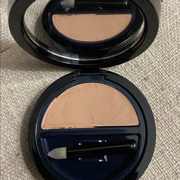 💯 Giorgio Armani Compact cream concealer 🌟💫 - Picture 7 of 14